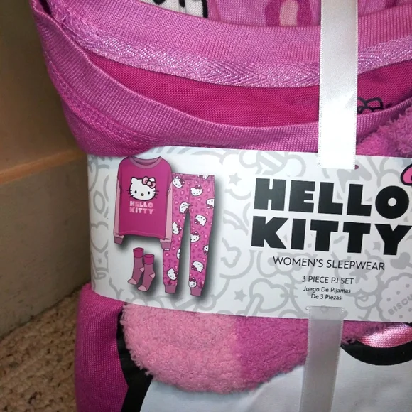 Hello Kitty Fuschia & Mauve Three Piece Top, Pants & Fuzzy Socks Pajama Set - Picture 3 of 6